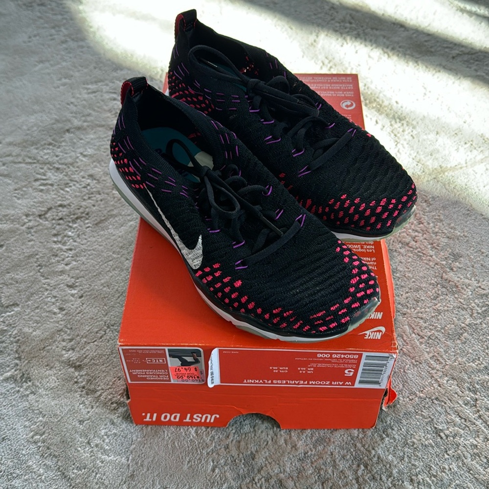 Nike Air Zoom Flyknit.  Size 5.  NWT.